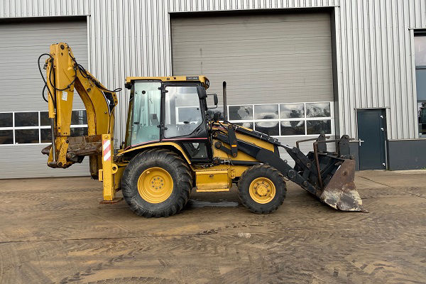 2004 CAT 428D Info